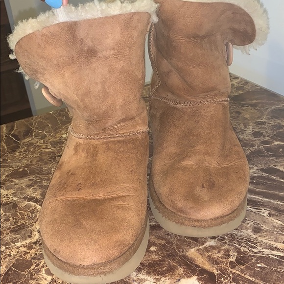 Chestnut Bailey Button - Picture 2 of 6